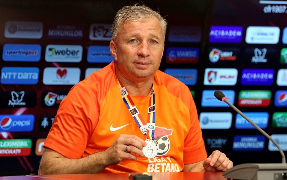 dan-petrescu-medalie