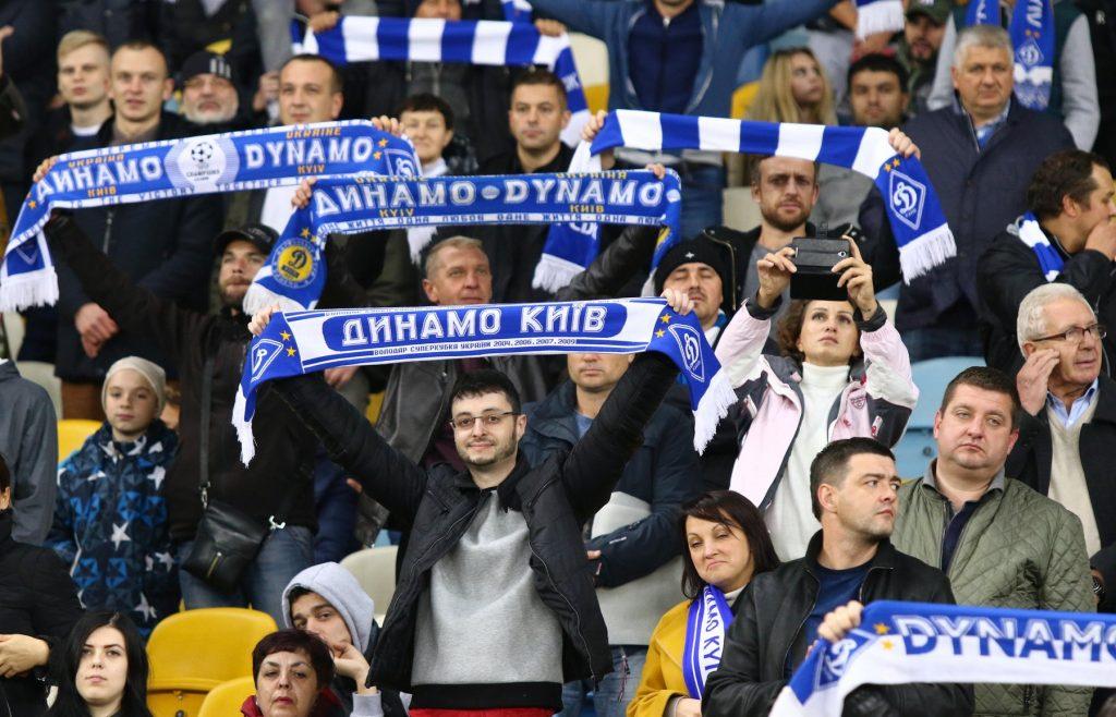 Kiev, Ukraine. 19th October, 2017. FC Dynamo Kyiv supporters show their support during UEFA Europa League game against Young Boys at NSC Olimpiyskyi stadium in Kyiv, Ukraine. Credit: Oleksandr Prykhodko/Alamy Live News