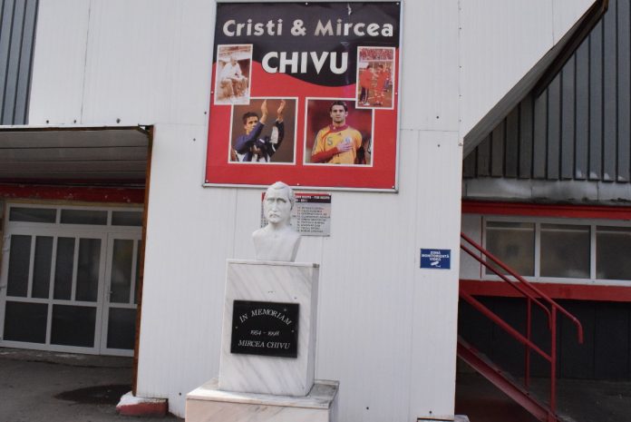 bust-mircea-chivu