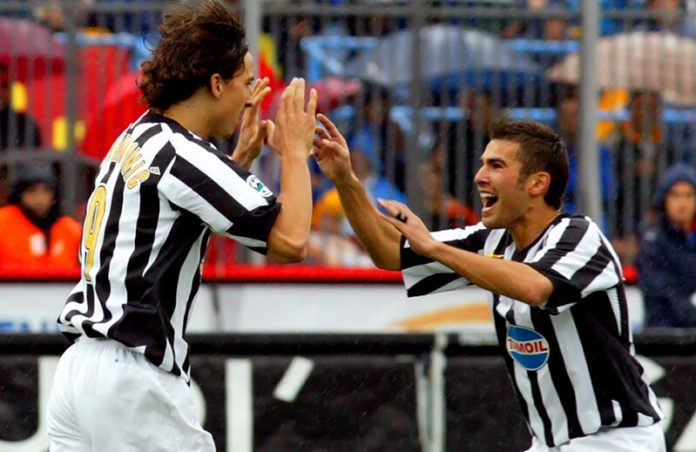 Juventus' Ibrahimovic celebrates goal with Mutu during Italian Serie A soccer match against Lecce in Lecce